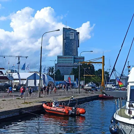 Tower Two Separate Daire Gdynia